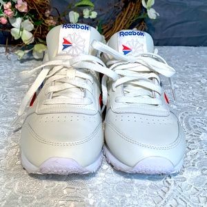 Woman’s Classic Reebok Leather Size 9